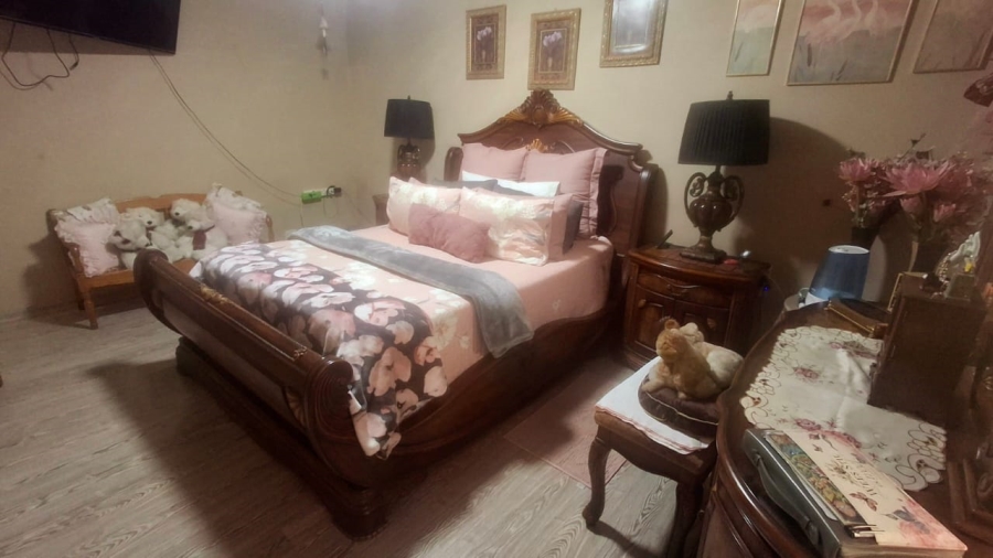 5 Bedroom Property for Sale in Vaalpark Free State